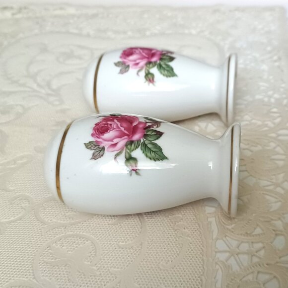 Vintage Manor Rose Salt and Pepper Shakers With Gold Trim - Picture 2 of 6